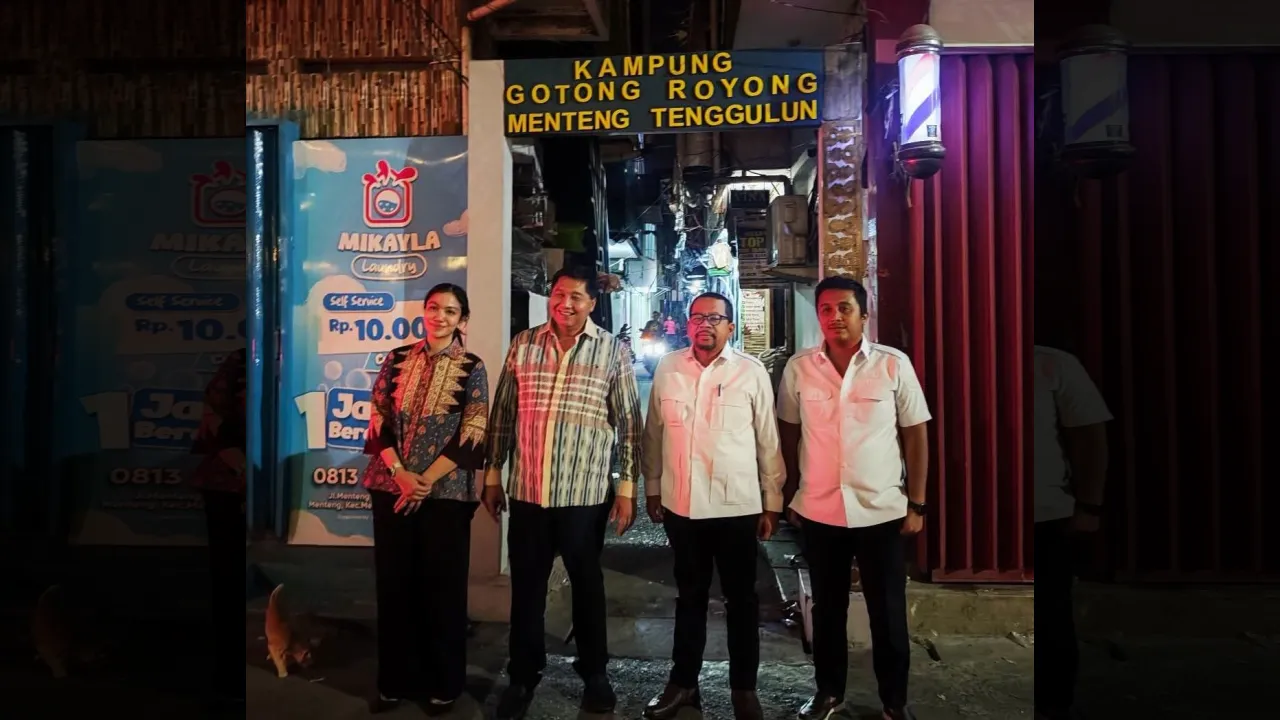 Bupati Dharmasraya didamping Wagub Sumbar bertemu Menteri PKP Maruarar Sirait